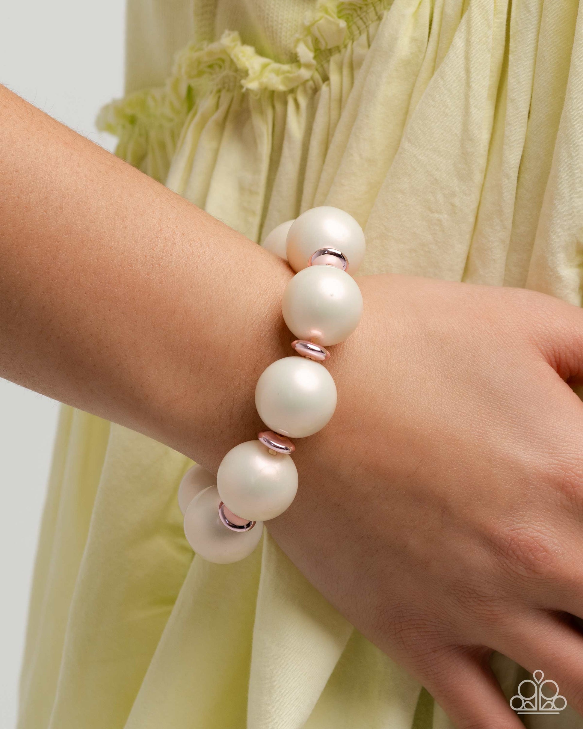 Pearl Platoon - Complete Look