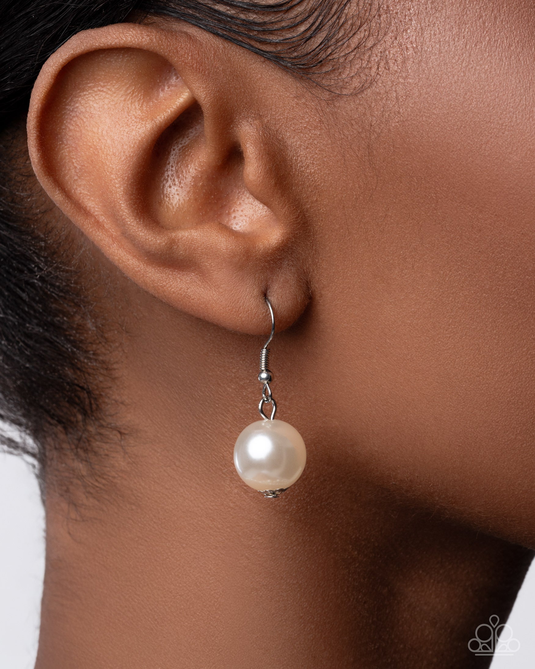 Sophisticated to the Max - White