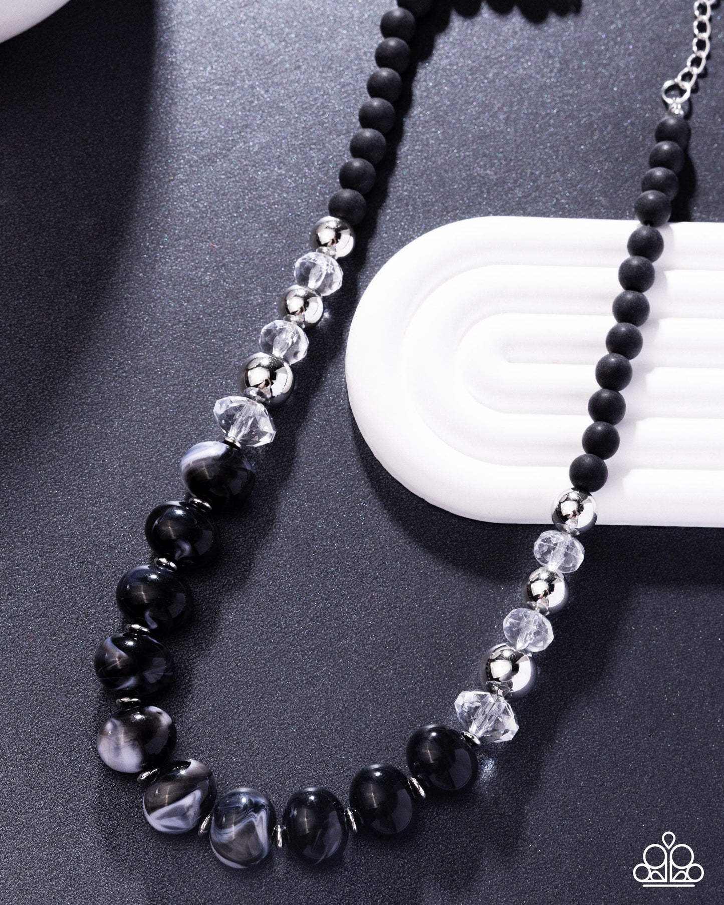 Swirl Simplicity - Black